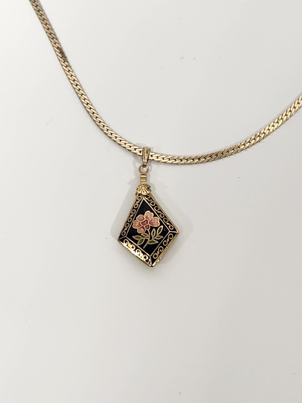 vintage necklace With black enamel and floral cloisonné pendant in a Diamond Sha
